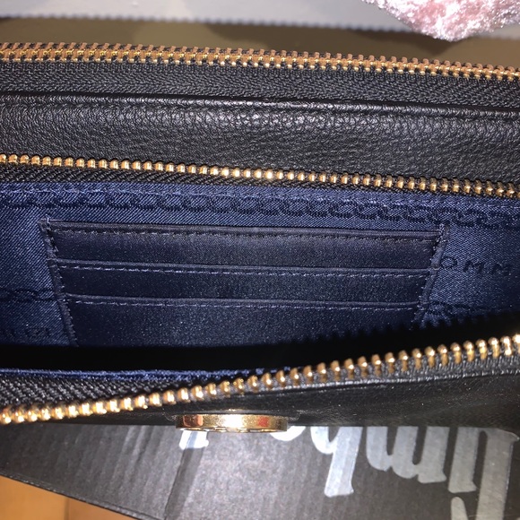 Tommy Hilfiger leather wallet - Picture 2 of 3